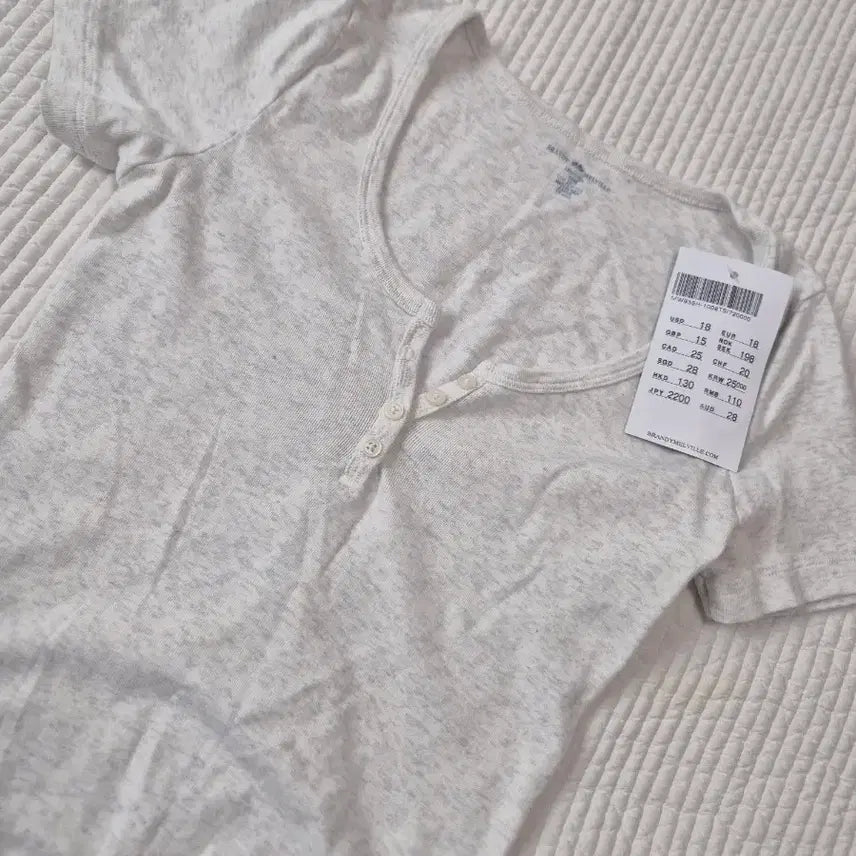 [BUNJANG] Brandy Melville Henry Neck Short Sleeve T-Shirt White Mélange / 브랜디멜빌 반팔 티셔츠 화이트