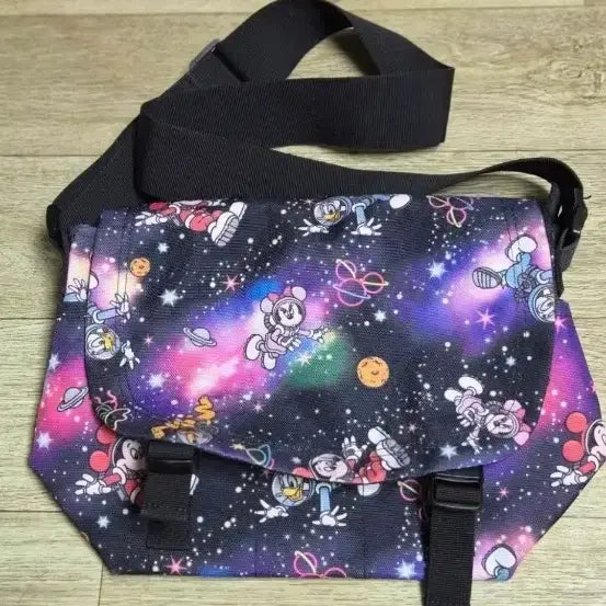 [BUNJANG] Tokyo Disney Resort Space Pattern Messenger Bag (Mickey & Friends) / 도쿄 디즈니 리조트 우주 패턴 메신저 백 (미키&친구들)