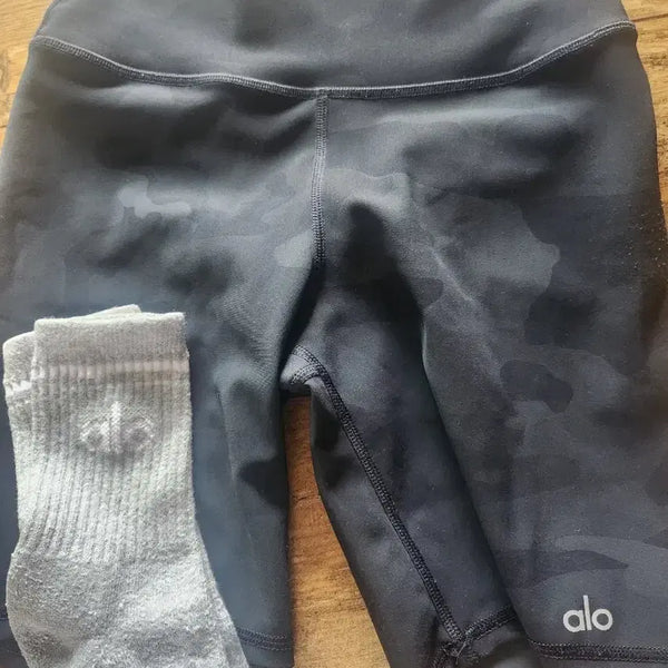 [BUNJANG] Alo Yoga Camouflage Pattern Shorts & Socks Set / 알로 요가 쇼츠 카모플라쥬 패턴 + 양말
