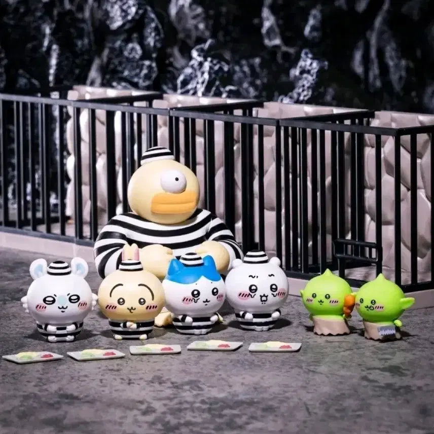 [BUNJANG] Chiikawa Usagi Goblin Prison Figure / 치이카와 우사기 고블린 감옥 프리즌 피규어