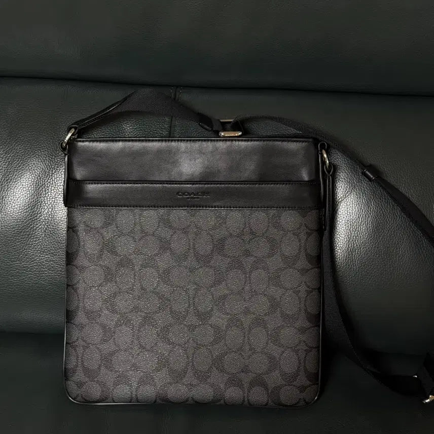 [BUNJANG] Coach Men's Crossbody Bag / 코치 남성 크로스백