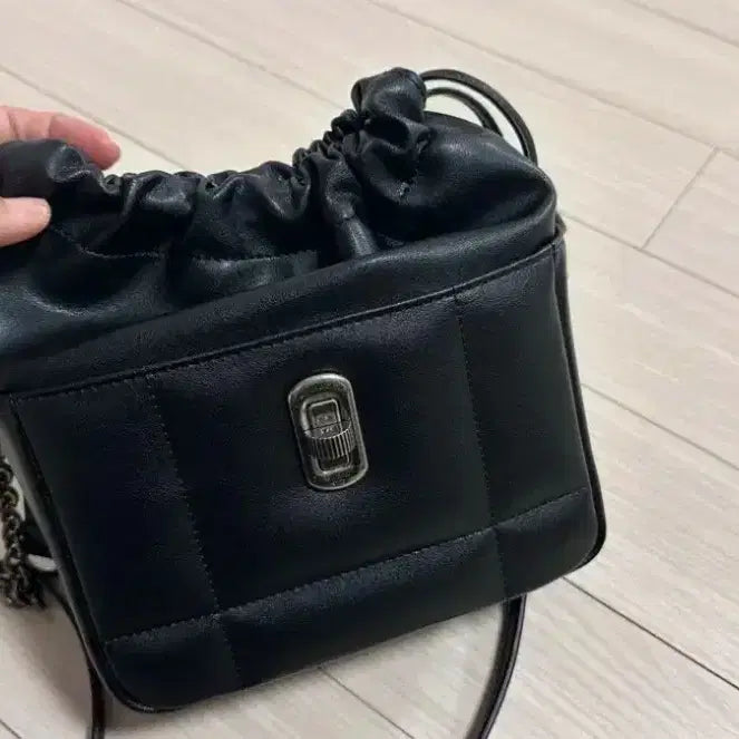 [BUNJANG] Meticoro Genuine Leather Shoulder Bag / 메트로시티 소가죽 숄더백