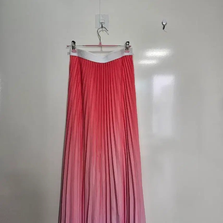 [BUNJANG] Maje Pleated Long Skirt Pink Gradient / 마쥬 플리츠 롱 스커트 핑크 그라데이션