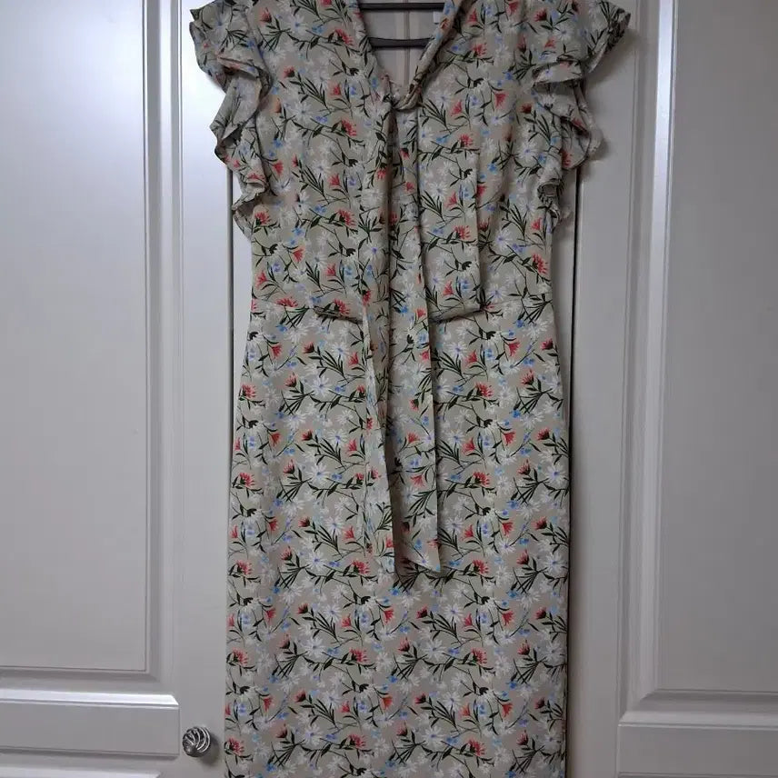 [BUNJANG] MOJO. S. PINE Flower Sleeveless Ruffled Dress Size 55 / 모조에스핀 플라워민소매러플원피스55