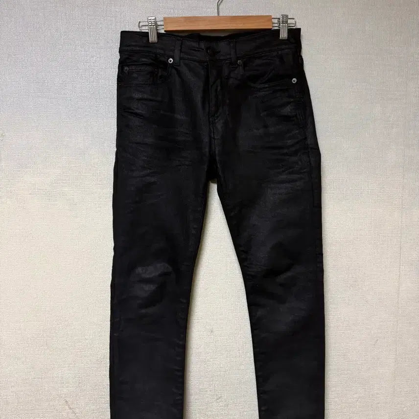 [BUNJANG] Saint Laurent D02 Coated Skinny Jeans / 생로랑 D02 스키니 코팅진
