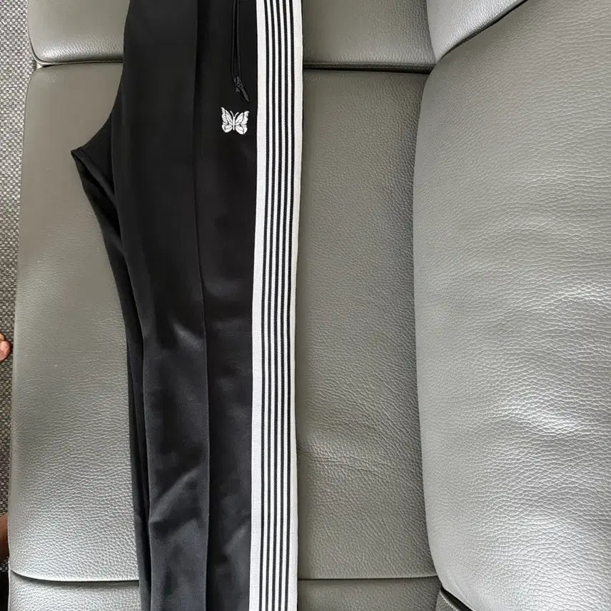 [BUNJANG] Needles LHP Narrow Track Pants Black/White M / 니들스 LHP 네로우 검/흰 M사이즈