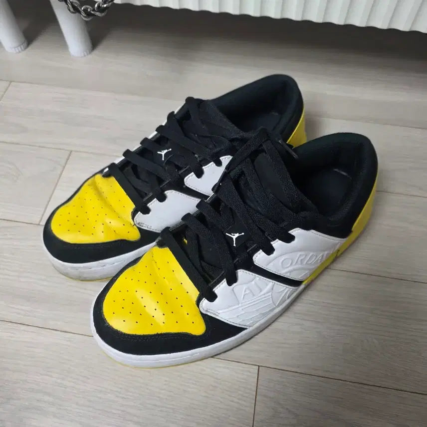 [BUNJANG] Air Jordan 1 Low Yellow White Black Sneakers / 조던1 로우 옐로우 화이트 블랙 스니커즈