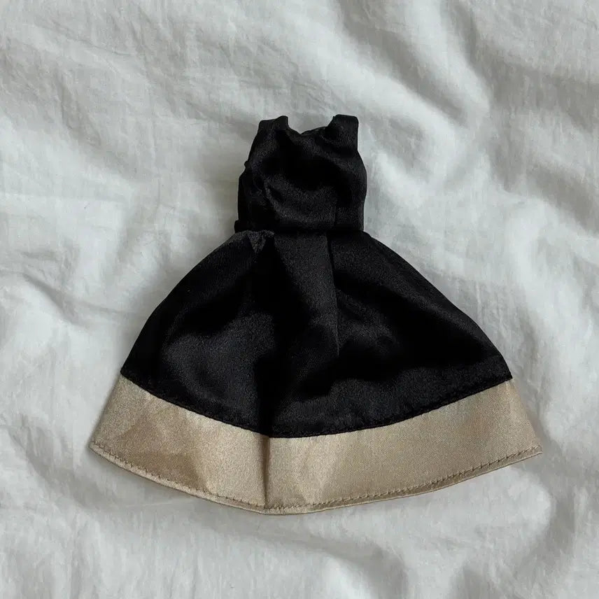 [BUNJANG] Blythe Allegra Champagne Default Dress / 브라이스 알레그라 샴페인 디폴 원피스