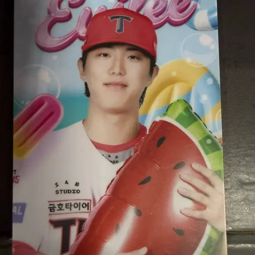 [BUNJANG] Kia Tigers Summer Nyam Watermelon Photocard Lee Eui-ri / 기아타이거즈 여름냠 수박포카 이의리