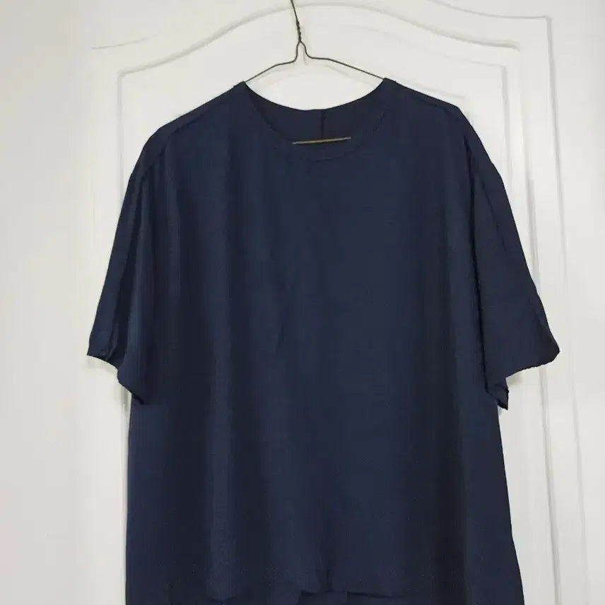 [BUNJANG] VOV Rayon 100% Blouse with Sleeve and Back Slits / VOV 레이온100 소매슬릿 뒷슬릿 오버핏 블라우스 티셔츠