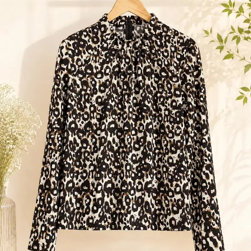 [BUNJANG] Carbenjung Leopard Sparkle Blouse / 까르벤정 레오파드 패턴 반짝이 블라우스 폴라티 55정도 사이즈