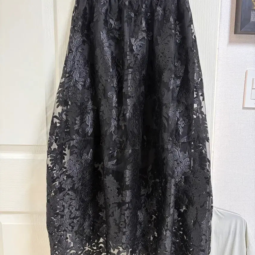 [BUNJANG] Black Flower Lace Long Skirt / 블랙 플라워 레이스 스커트