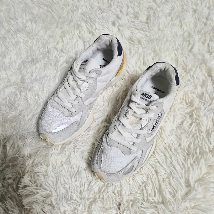[BUNJANG] AKIII CLASSIC Heritage Jogger Sneakers / AKIII CLASSIC 헤리티지 조거 운동화 240