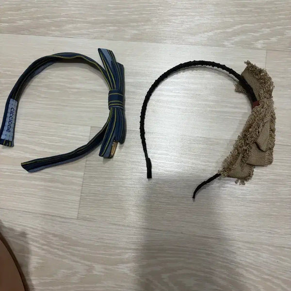 [BUNJANG] Set of 2 Ribbon and Frill Detail Headbands / 헤어밴드 2개 새상품