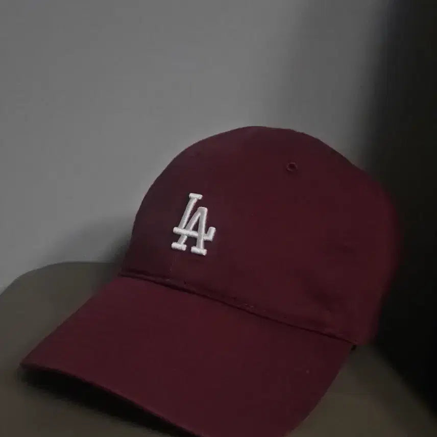 [BUNJANG] LA Embroidered Ball Cap / 모자