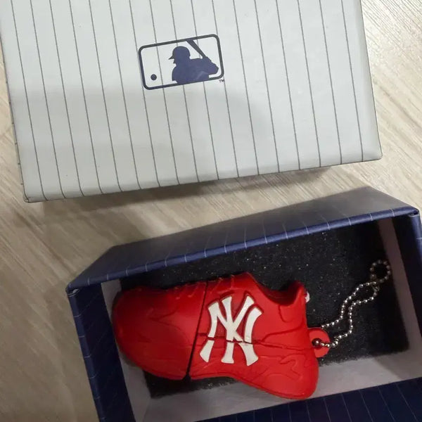 [BUNJANG] MLB New York Yankees Baseball Cleat USB Red New / MLB 뉴욕 양키스 야구화 USB 레드 새상품