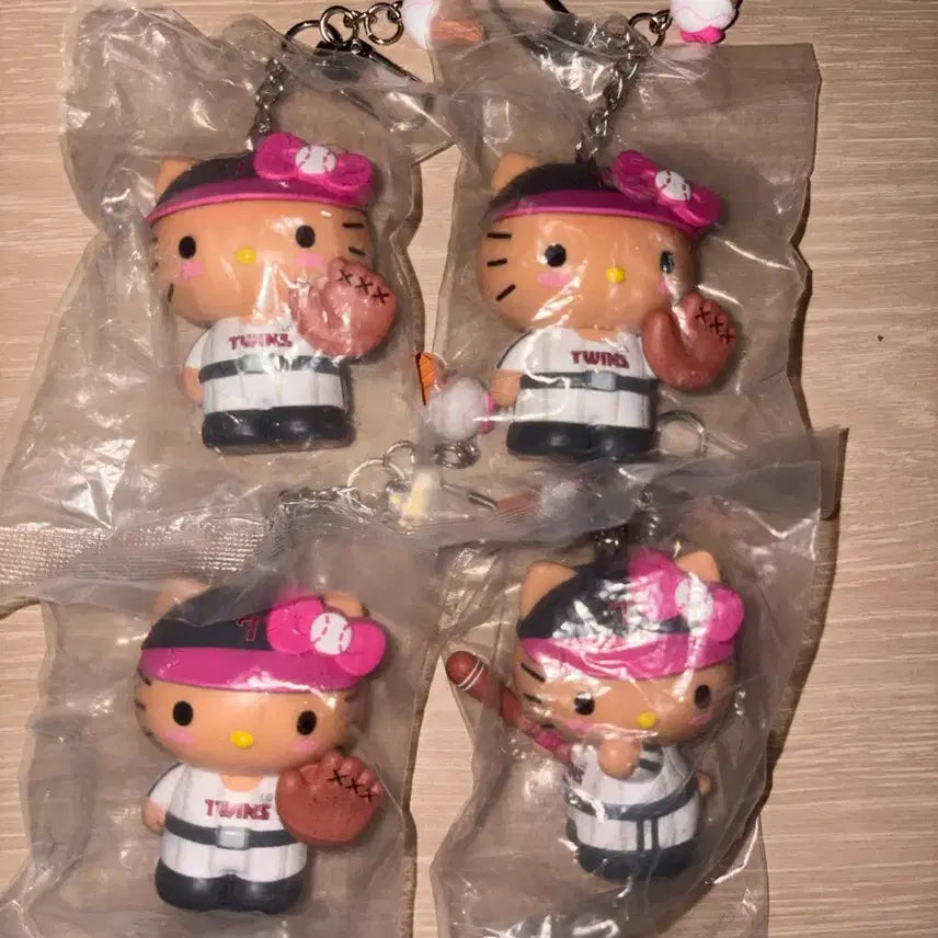 [BUNJANG] LG Twins Tanning Kitty Keyring / 엘지 태닝키티키링 엘지트윈스 태닝키티