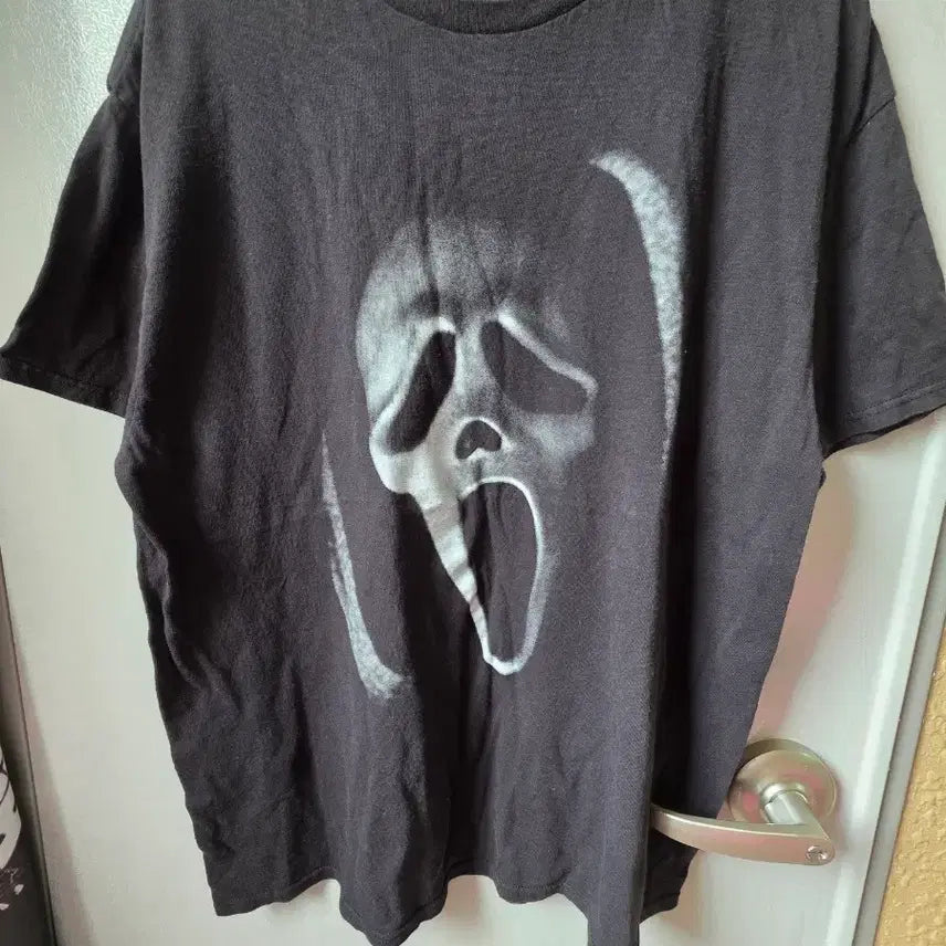 [BUNJANG] Scream Ghostface Graphic T-Shirt Black / 스크림 고스트페이스 반팔 티셔츠 블랙