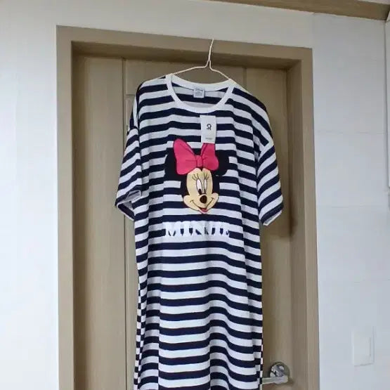 [BUNJANG] Minnie Navy Oversized Long One-Piece Homewear Pajamas T-Shirt / (완전 새상품)MINNIE 네이비 오버핏 롱원피스 홈웨어 잠옷 파자마 롱티 마실룩 박스티 롱원피스