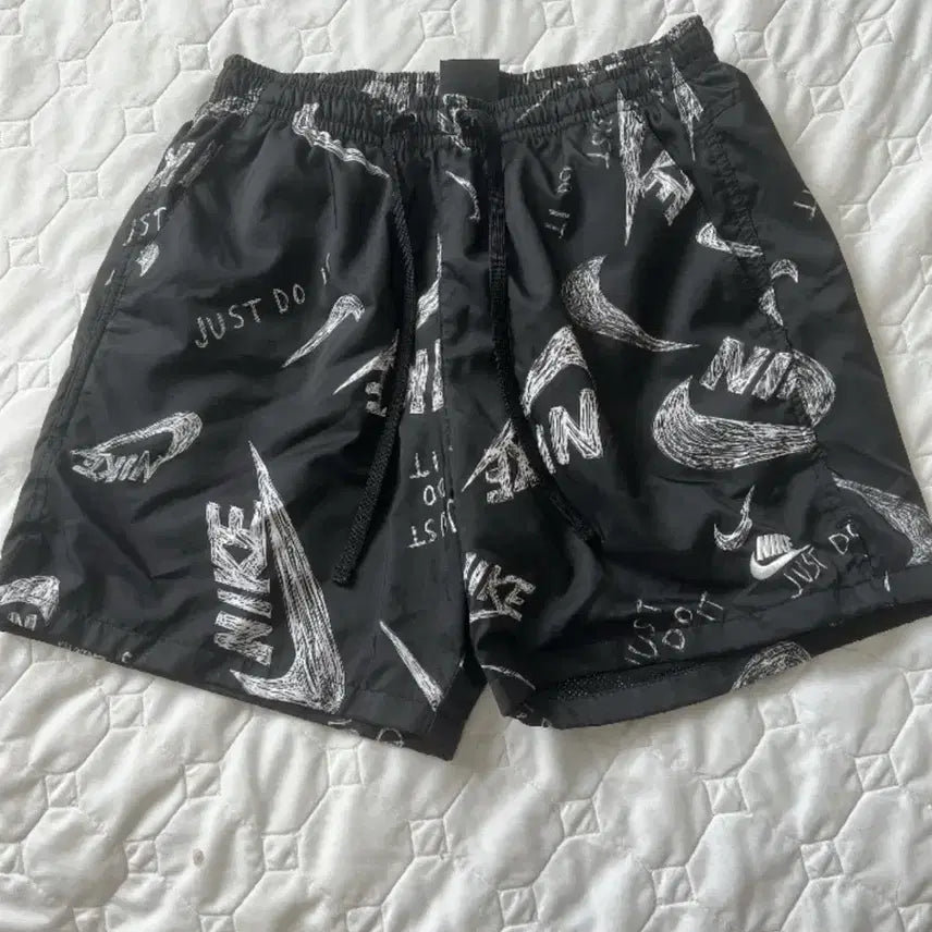 [BUNJANG] Nike Swoosh Just Do It Pattern Shorts (L) / 나이키 반바지 L 사이즈 판매합니다.