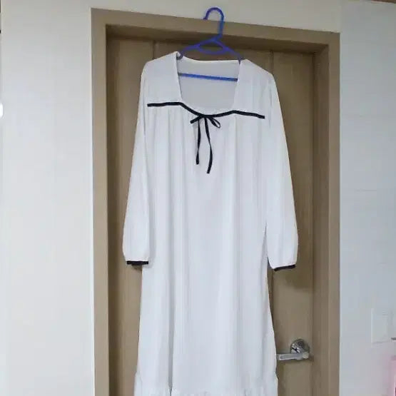 [BUNJANG] White Long Sleeve Pajama Maxi Dress / (1번 입음) 화이트 긴팔 파자마 롱 원피스 여자 잠옷 홈웨어 화이트 롱원피스 마실룩