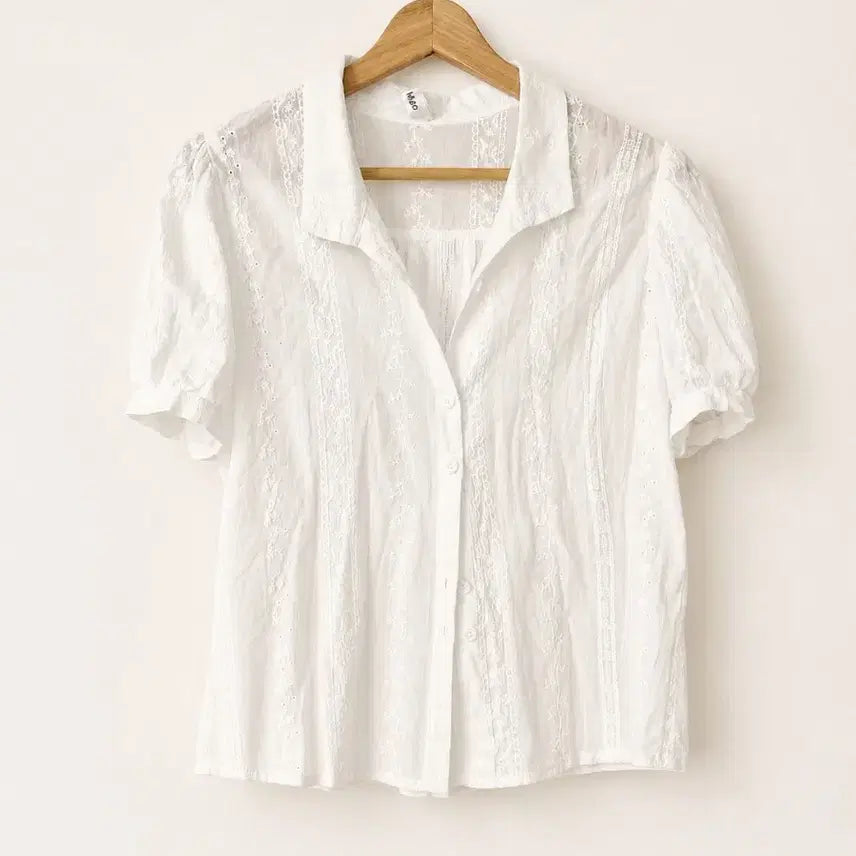 [BUNJANG] White Embroidered & Perforated Puff Short-Sleeve Blouse / [새상품] 화이트 자수 펀칭 퍼프 반팔 블라우스