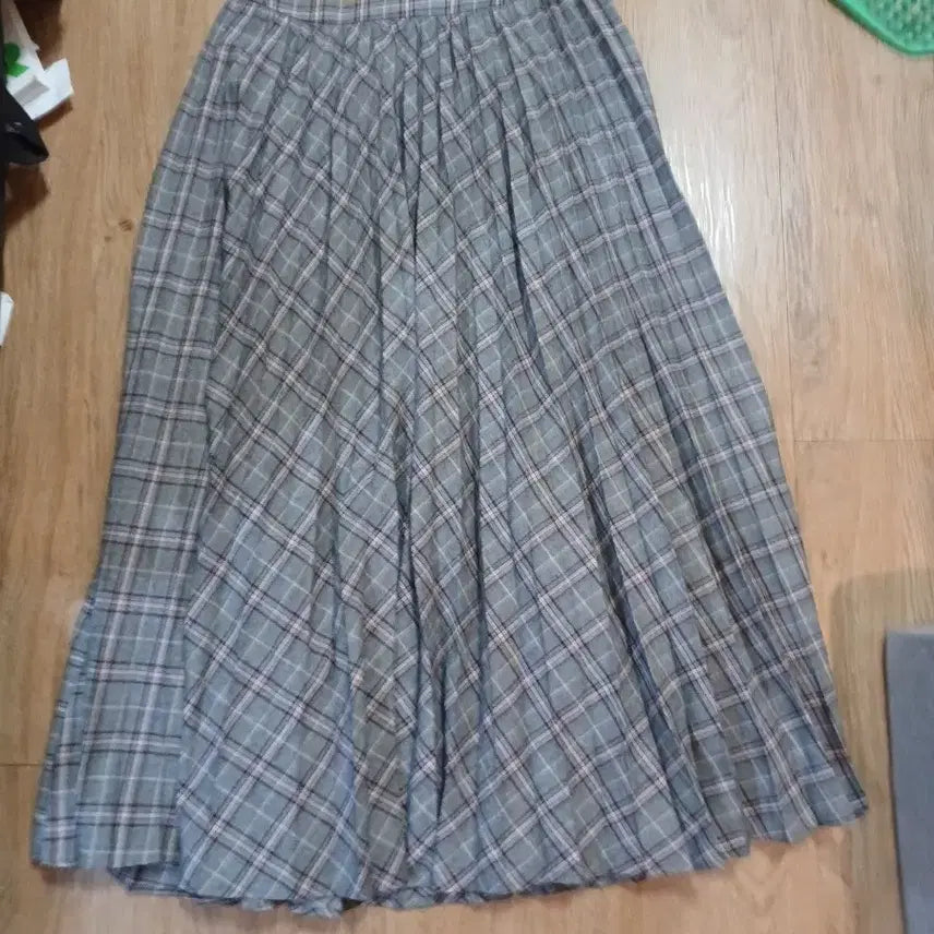 [BUNJANG] Plastic Island Check Pattern Pleated Midi Skirt / 플라스틱아일랜드 체크 패턴 플리츠 스커트/s