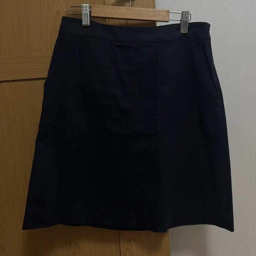 [BUNJANG] MICHAA Navy A-Line Midi Skirt Size 26 / 미쏘 네이비 A라인 스커트 26