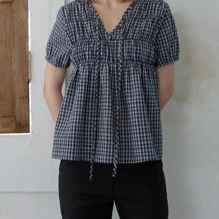 [BUNJANG] WIOE Ribbon Check Short-Sleeve Blouse / 위오이 체크 반팔 블라투르
