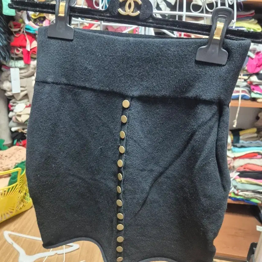 [BUNJANG] Black Button Knit Mini Skirt / 블랙 버튼 니트 스커트 미국수입