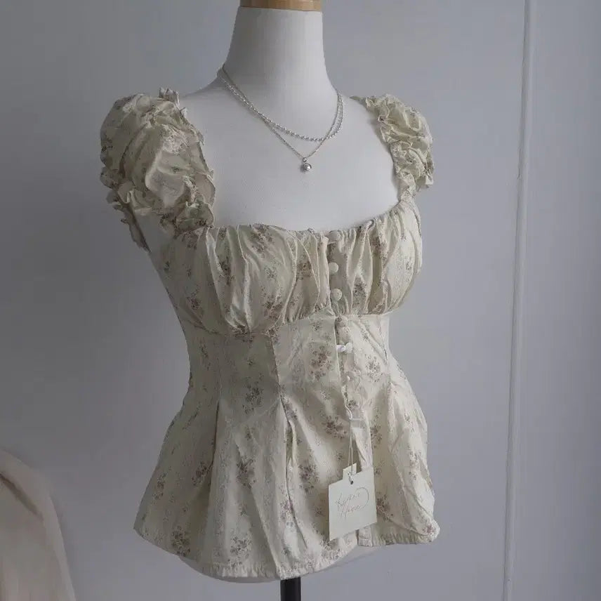 [BUNJANG] Crochet Flower Pattern Puff Sleeve Blouse with Tags / [새상품 텍있음] 크로셰 플라워 패턴 퍼프 소매 블라우스