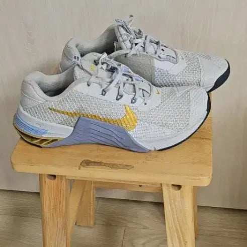 [BUNJANG] Nike Metcon 7 Training Shoes White/Gold (245mm) / 나이키(37) 245메트콘 화이트/골드