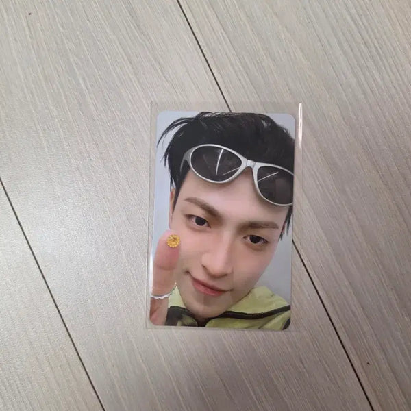 [BUNJANG] ATEEZ Hongjoong Aniteez Photocard / 에이티즈 홍중 포카 애니티즈 ateez aniteez