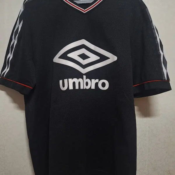[BUNJANG] Umbro Football Mesh Short Sleeve T-Shirt Size 100 / 엄브로 풋볼 메쉬 반팔티셔츠