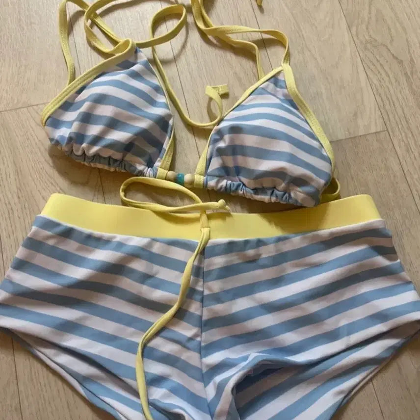 [BUNJANG] Halterneck Striped Bikini Set / 홀터넥 스트라이프 비키니 새상품