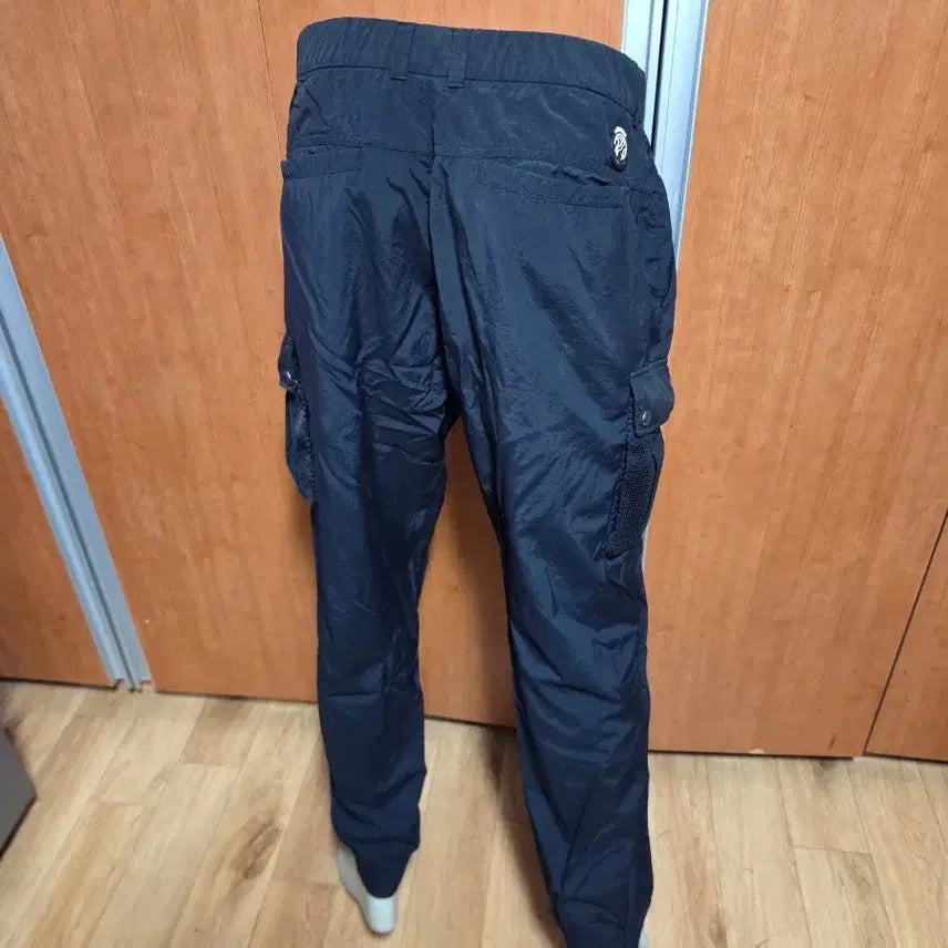 [BUNJANG] Discovery Expedition Nylon Cargo Jogger Pants (Black) / [정품 디스커버리] 나일론 밴딩 카고 조거 팬츠 (블랙)34정도남성