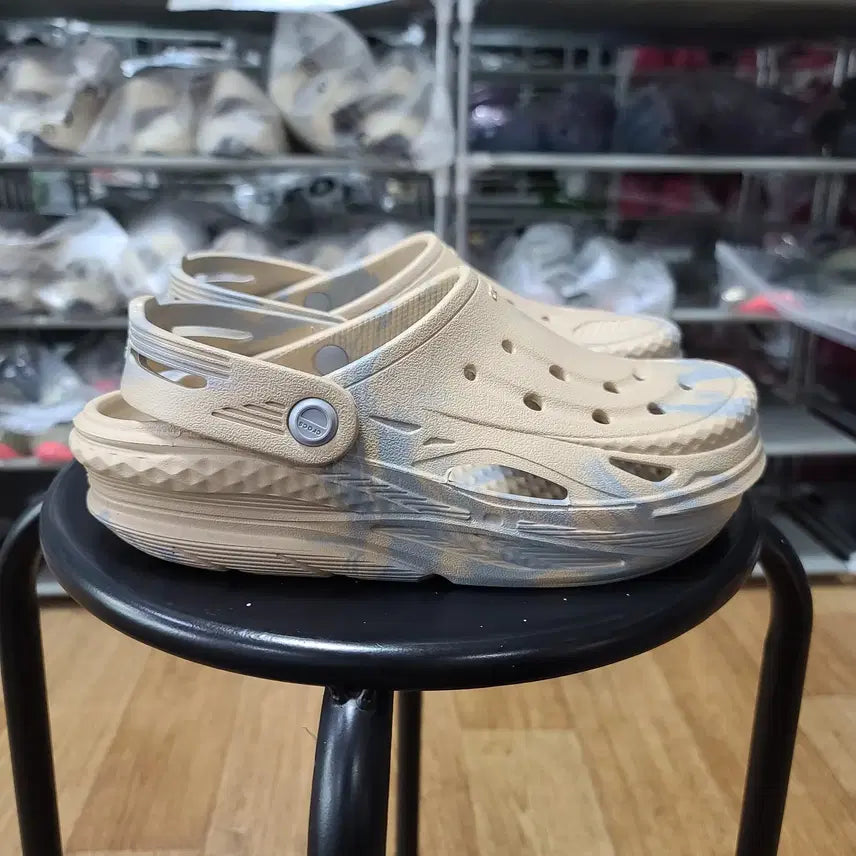 [BUNJANG] Crocs Off-Grid Marbled Clog / [크록스] 오프그리드 마블드 클로그 [230] [210453-0ES]