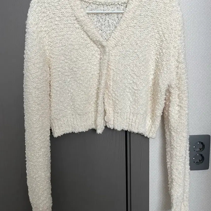 [BUNJANG] V-Neck Fleece Cardigan - Ivory / 브이넥 양털 가디건 아이보리