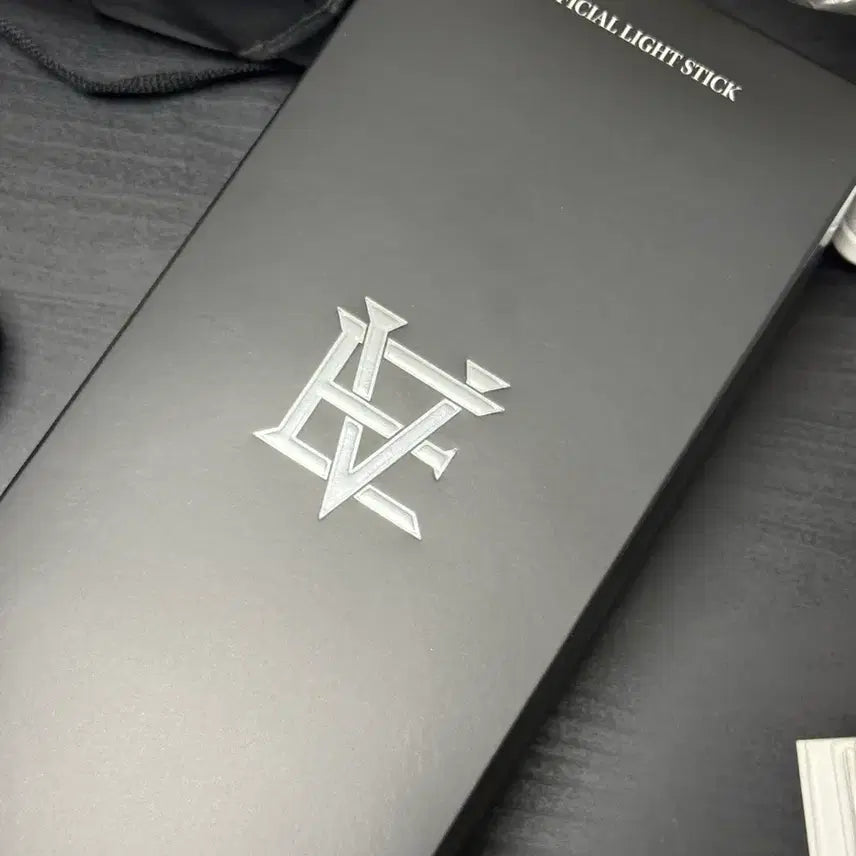 [BUNJANG] EVNNE Official Lightstick Sealed / 미개봉 새제품 이븐 공식 응원봉