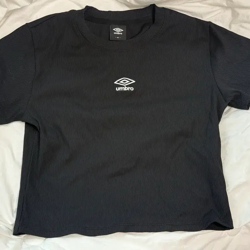 [BUNJANG] Umbro Ribbed Cropped T-Shirt Black / 엄브로 골지크롭반팔 블랙 85