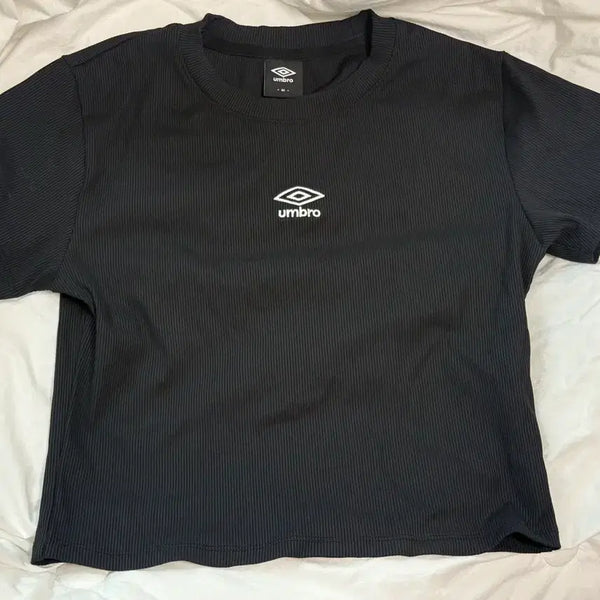 [BUNJANG] Umbro Ribbed Cropped T-Shirt Black / 엄브로 골지크롭반팔 블랙 85