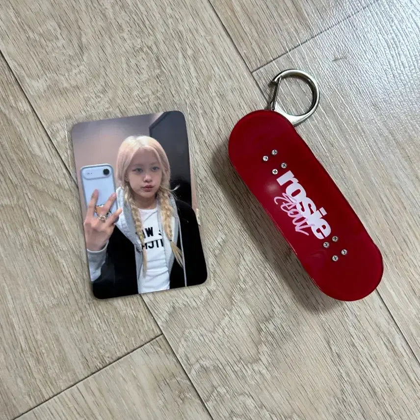 [BUNJANG] BLACKPINK Rosé Board Keyring / 블랙핑크 로제 보드키링