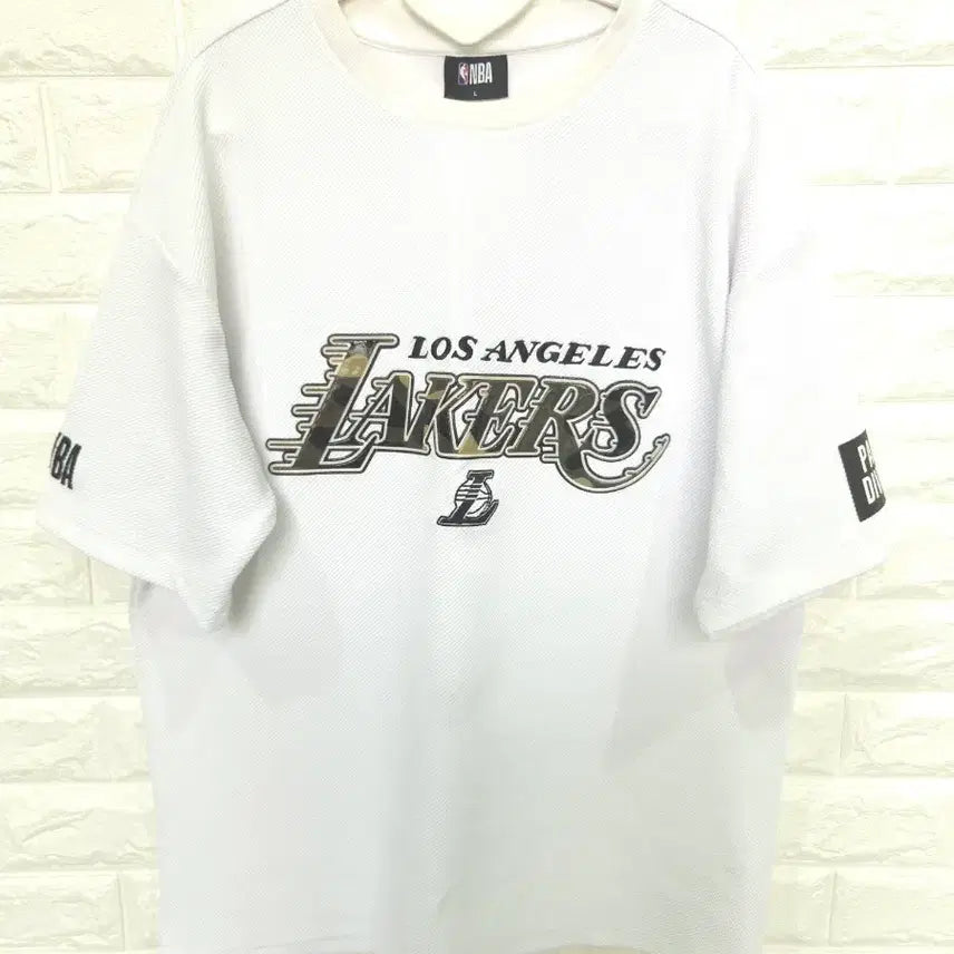 [BUNJANG] NBA Los Angeles Lakers Camo Loose Fit T-Shirt / NBA LA 레이커스 카모 고주파 루즈핏 반팔 티셔츠