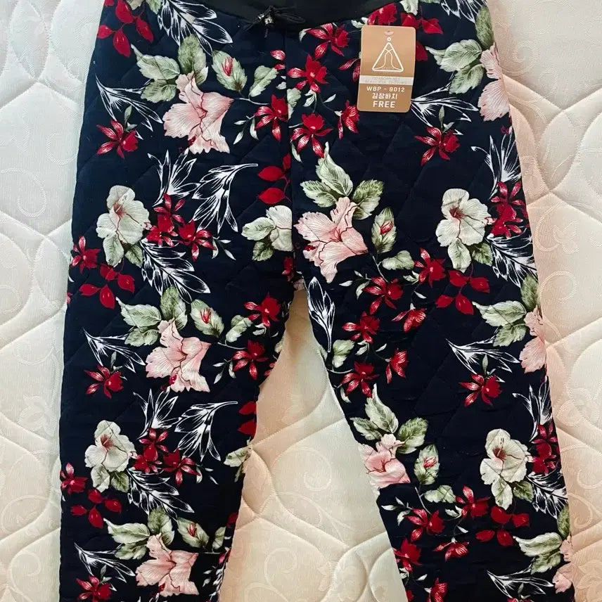 [BUNJANG] Quilted Fleece Lined Winter Pants / 할매 꽃무늬 기모 김장 바지 (새상품)