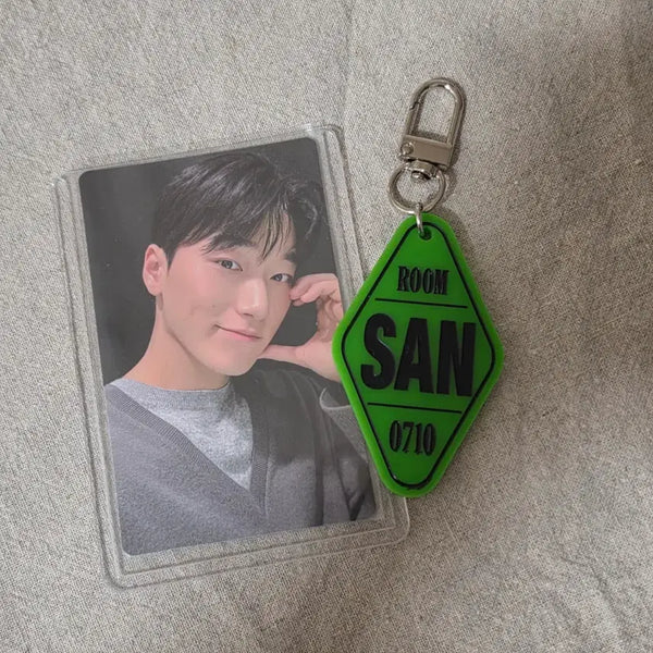 [BUNJANG] 8room Name Keychain + Photocard / 8room 산 네임 키링+포카