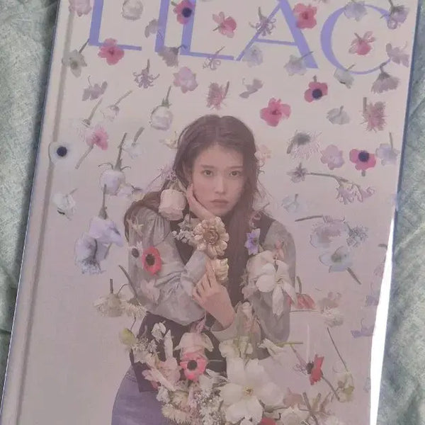 [BUNJANG] IU Lilac Photobook / 아이유 라일락 포토북