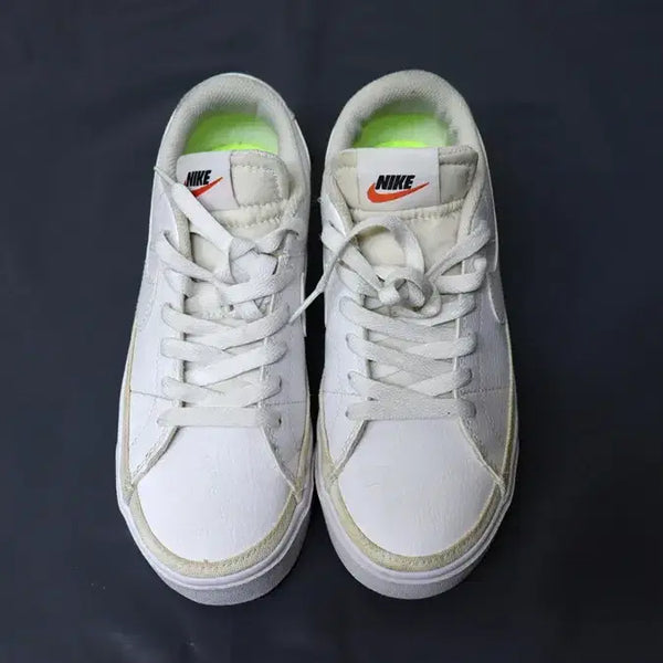[BUNJANG] Nike Sneakers White 240mm / w153 나이키 스니커즈 240mm 밑창새거수준/사놀까2