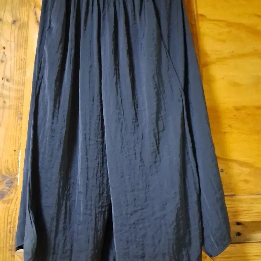 [BUNJANG] Black Wide Skirt Pants with Side Slits / 블랙 와이드 옆트임 치마바지 (택포)