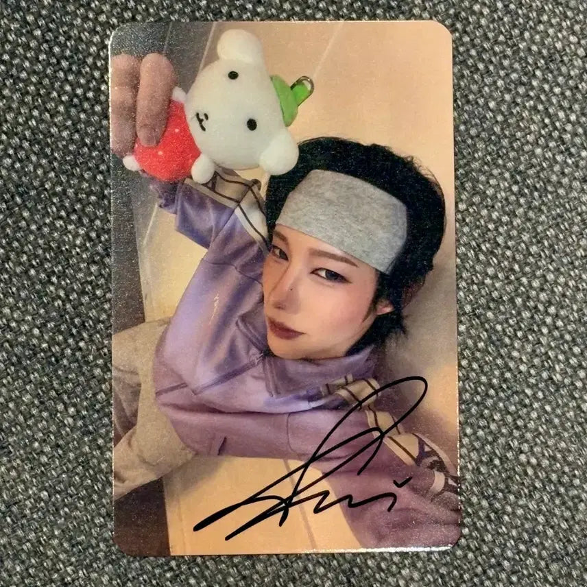 [BUNJANG] XLOV Rui Autographed Photocard / 엑스러브 XLOV 루이 RUI 싸인 포카 포토카드