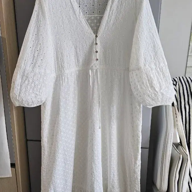 [BUNJANG] Punch Eyelet Dress White Free Size / 펀칭 아일렛 원피스 화이트 프리